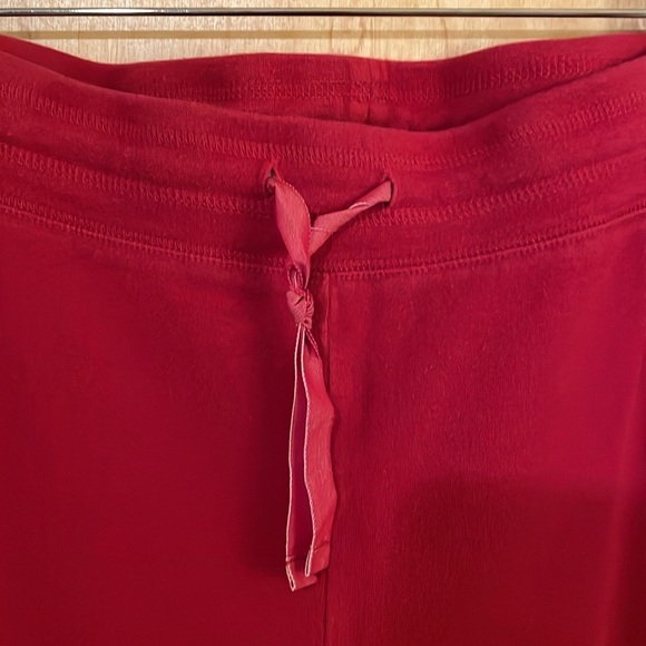 Women's Eddie Bauer Red Sleep Bottoms - Picture 3 of 6